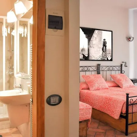 Guicciardini With Patio * Florence