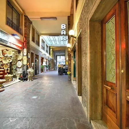 Apartment Guicciardini With Patio Florence